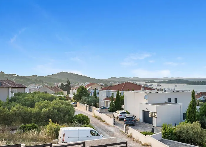 Awesome In Casa de Férias Murter